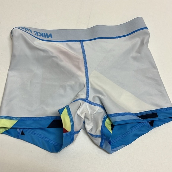 Nike Pro shorts - Picture 7 of 9